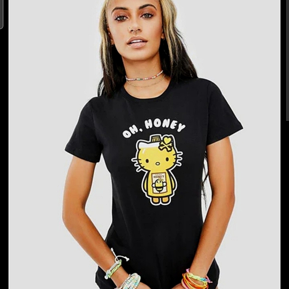 💥TOKIDOKI × HELLO KITTY via DOLLS KILL - Oh Honey Black Graphic T-Shirt💥